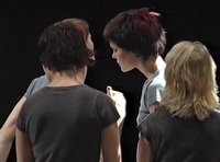 2lips, Fotograf: Stillbild från video